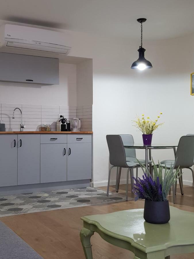 Stylish Apartment With A Patio Close To The Beach เอลัต ภายนอก รูปภาพ
